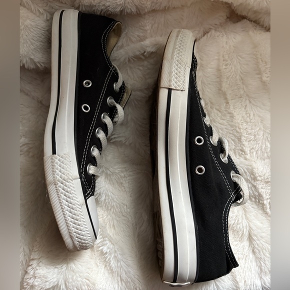 Converse Chuck Taylor All Star Low Top Sneaker - Picture 4 of 9